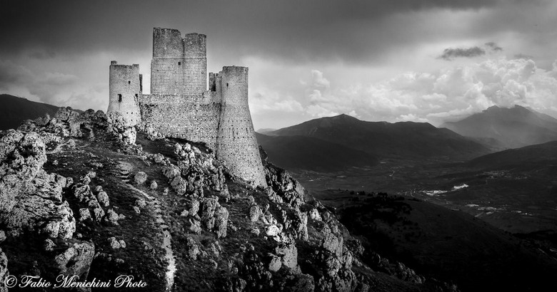 Il Castello fantasma di Rocca Calascio in Abruzzo